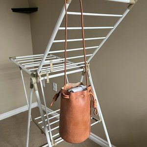 Aritzia - Alxiliary Leather Bucket Bag